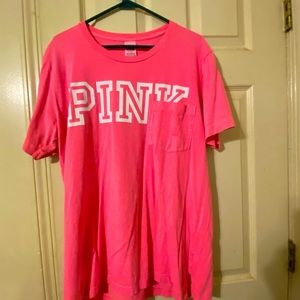 Sz~ L (will easily fit an XL. - see pictures and measurements) pocketed PINK T